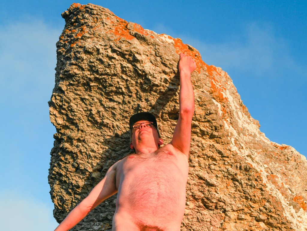 Nude on Gotland – Day 2: Naked “on the rocks”